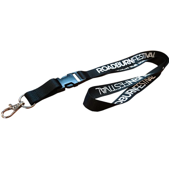 Zwarte polyester lanyard met witte opdruk en klikgesp