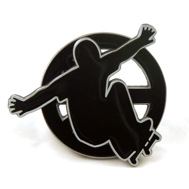 Zwarte belt buckle met het silhouet van een skateboarder