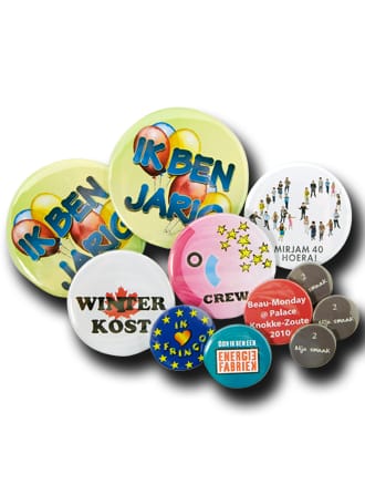 Groepje full colour buttons in verschillende maten en ontwerpen