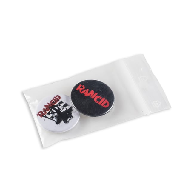 Twee buttons per stuk verpakt in een zakje