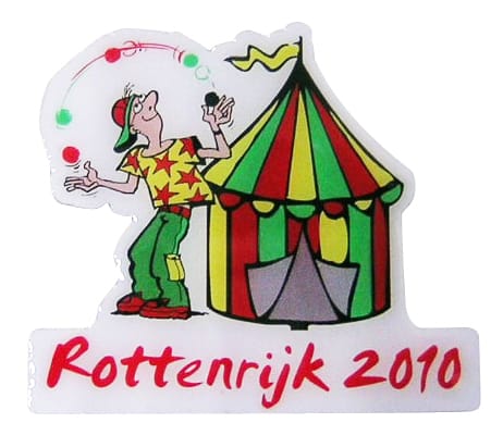 Zeefdruk carnavalspin met een jongleur en een circustent