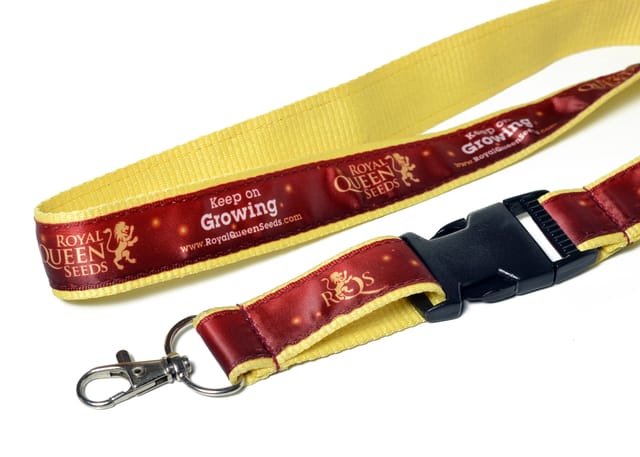 Close-up van een lanyard met full colour satijnlint en klikgesp